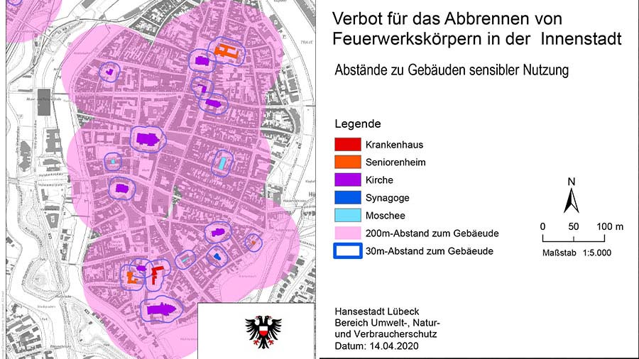 Eine Karte der Innenstadt von Lübeck, großteils rosa eingefärbt mit besonderen Gebäuden farblich markiert