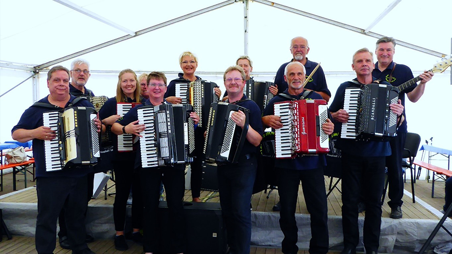 Die Fischermusikanten spielen in Malente.