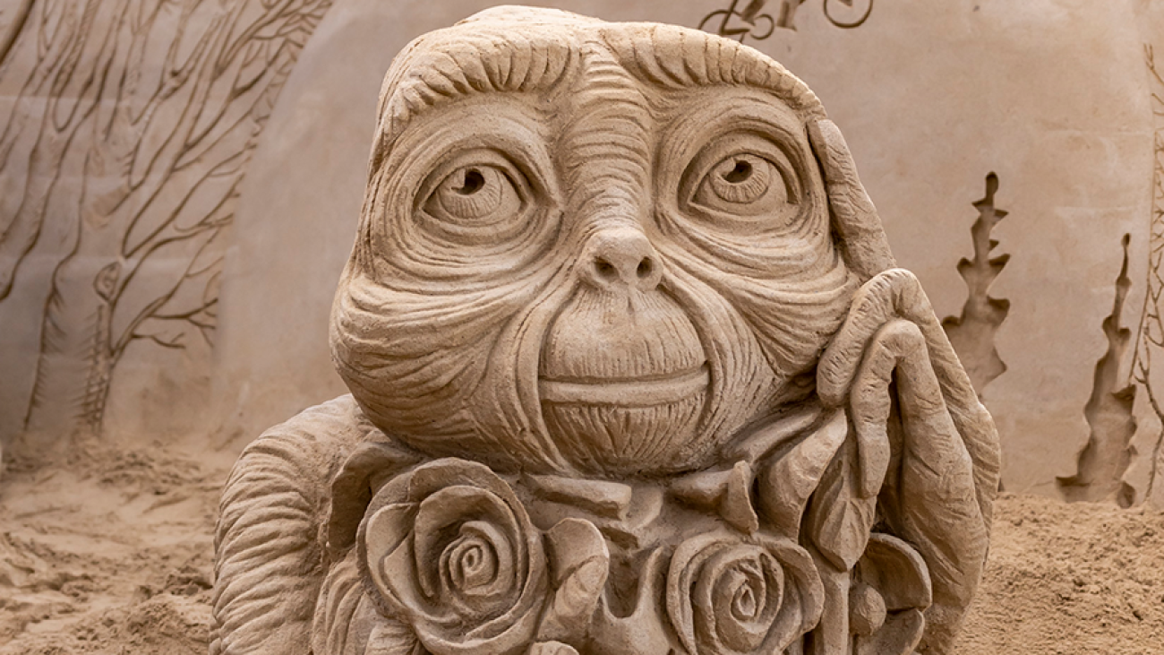 E.T. als Sandskulptur.