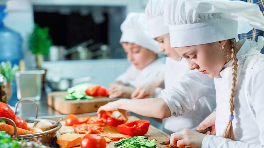 Kinder am Kochen Küche Essen