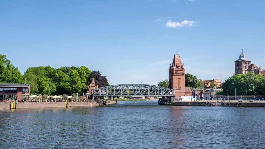 Hubbrücke aus der Ferne fotografiert