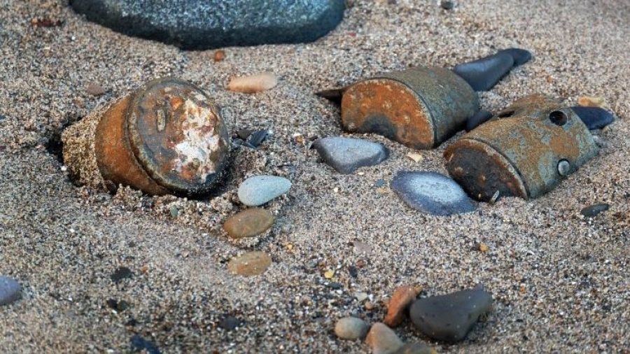 Alte Munition am Strand