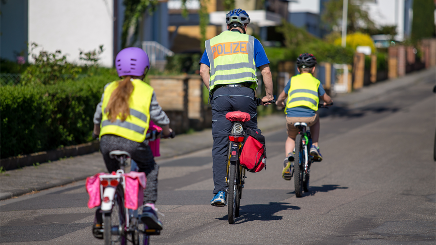 lv_AdobeStock_110084570_kinder_verkehr